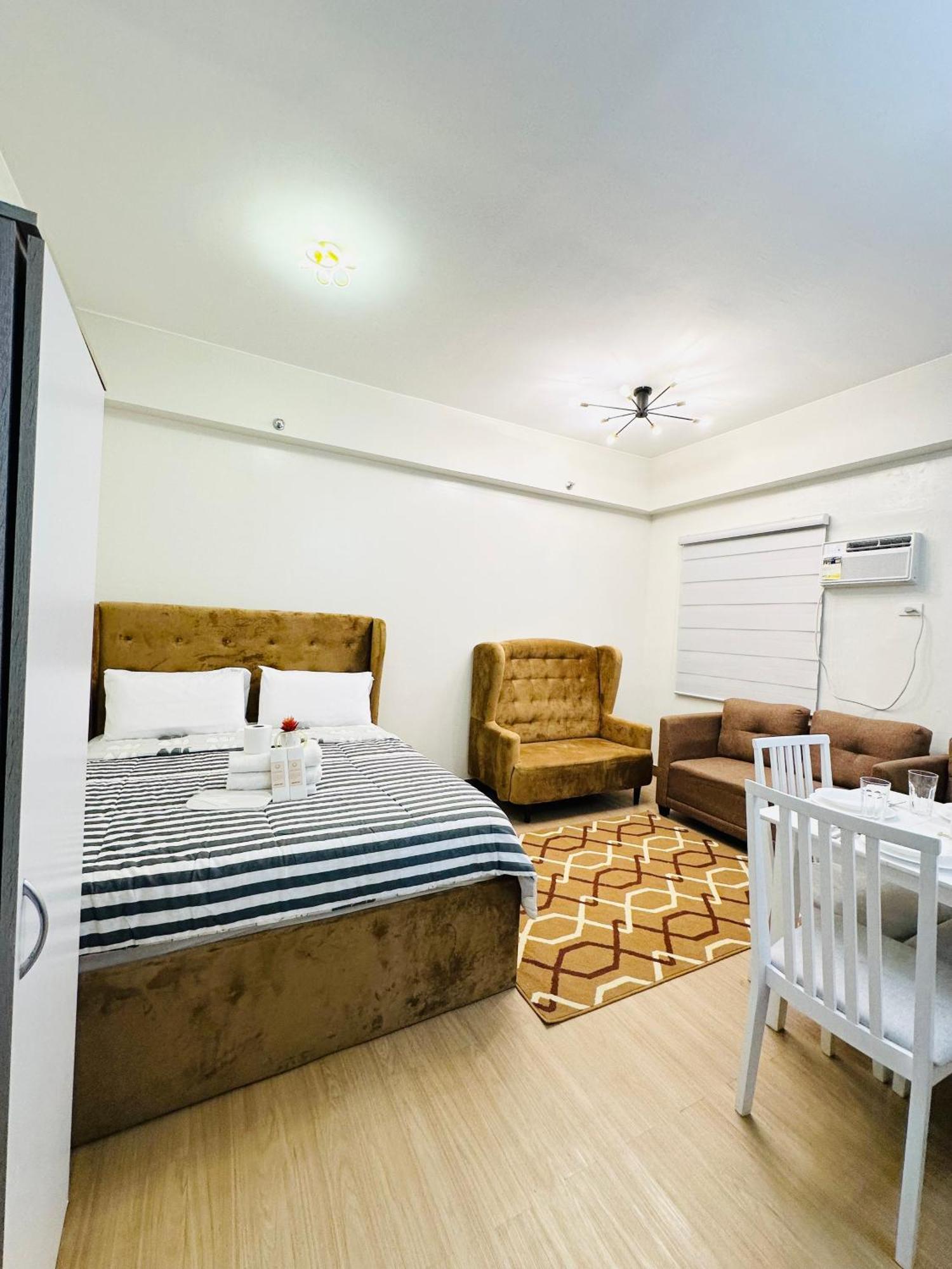 Starlight Suites Trece Martires Exterior photo