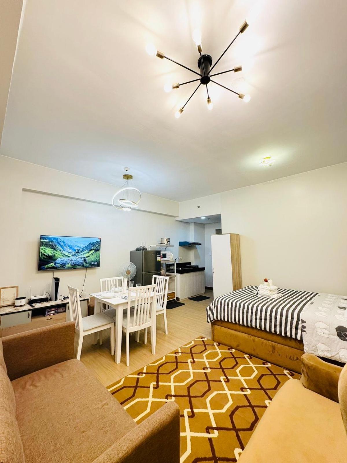 Starlight Suites Trece Martires Exterior photo